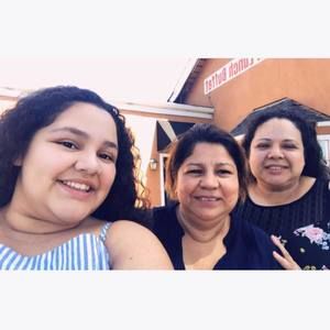 Meet your Posher, Gabriela